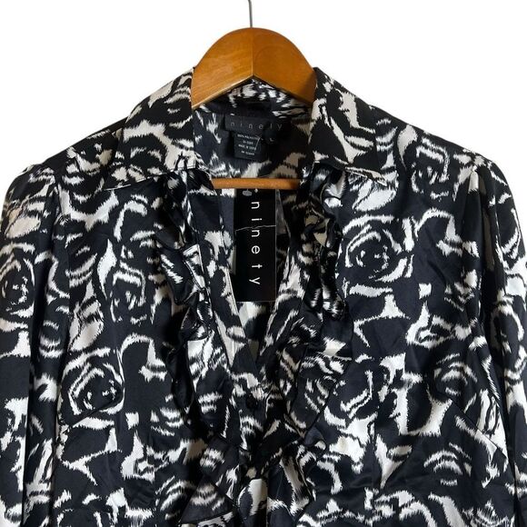 NWT! Ninety floral satin blouse. Size large! - Picture 2 of 7